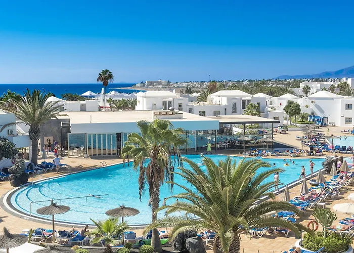 Floresta Aparthotel 3*